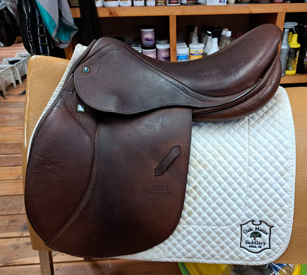 Stubben Portos Deluxe CC Saddle 17"