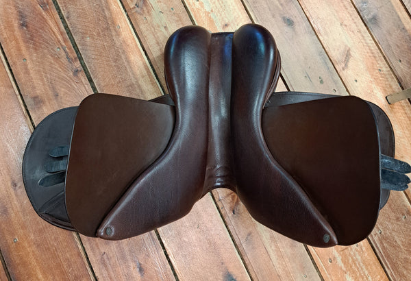 Stubben Portos Deluxe CC Saddle 17"