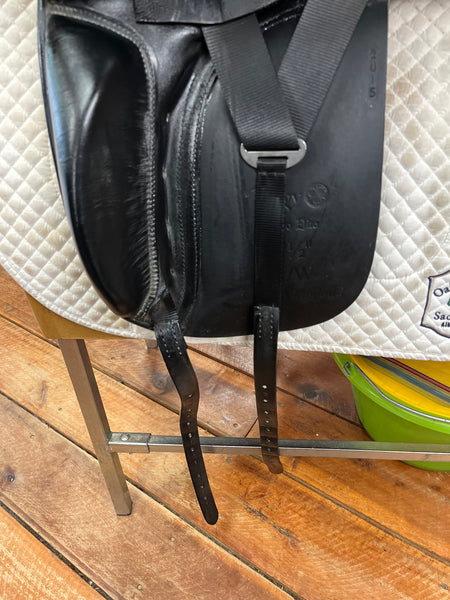 2015 Trilogy Verago Elite Dresssage Saddle- 17.5"