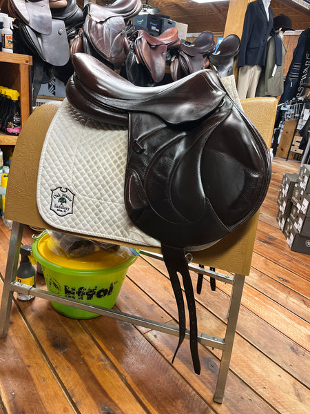 2018 Antares Jump Saddle 18"