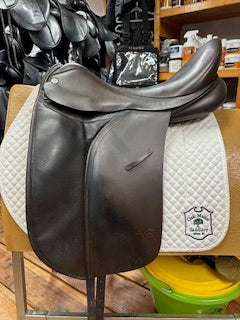 Barnsby AVG Dressage saddle - 18"