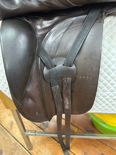 Barnsby AVG Dressage saddle - 18"