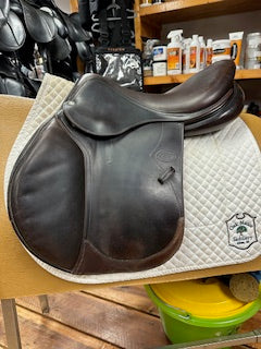 2010 Devoucoux Barritz Jump Saddle - 17"