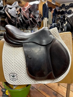 2010 Devoucoux Barritz Jump Saddle - 17"