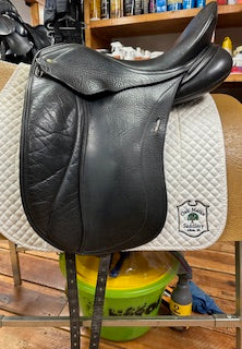 2010 Schleese Dressage saddle - 17"