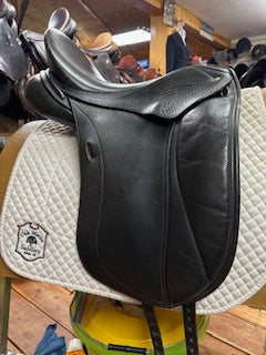 2010 Schleese Dressage saddle - 17"