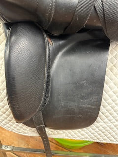 2010 Schleese Dressage saddle - 17"