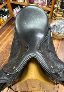 2010 Schleese Dressage saddle - 17"