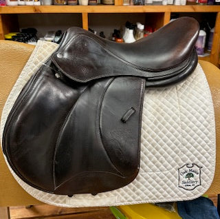 2019 Voltaire Stuttgart Jump Saddle - 17"